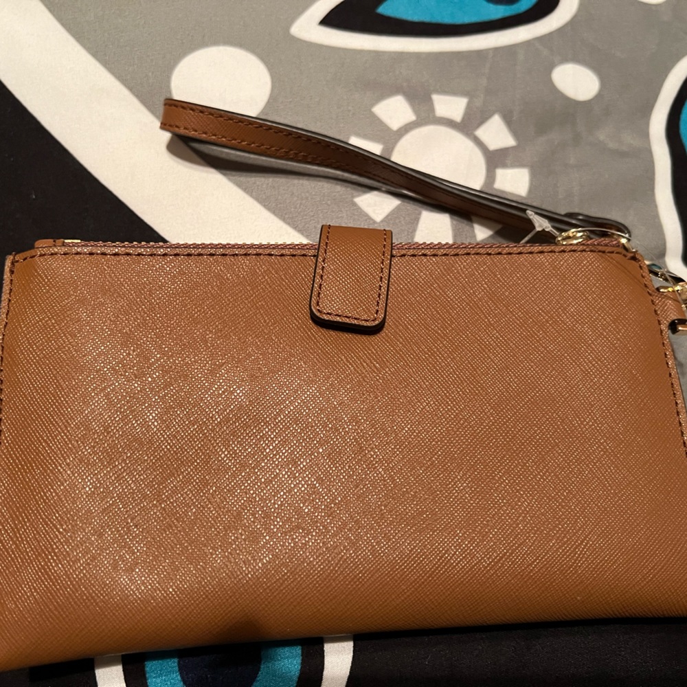 Michael Kors 35F8GTVWOL LG DOUBLE ZIP WRSTLT
LEATHER